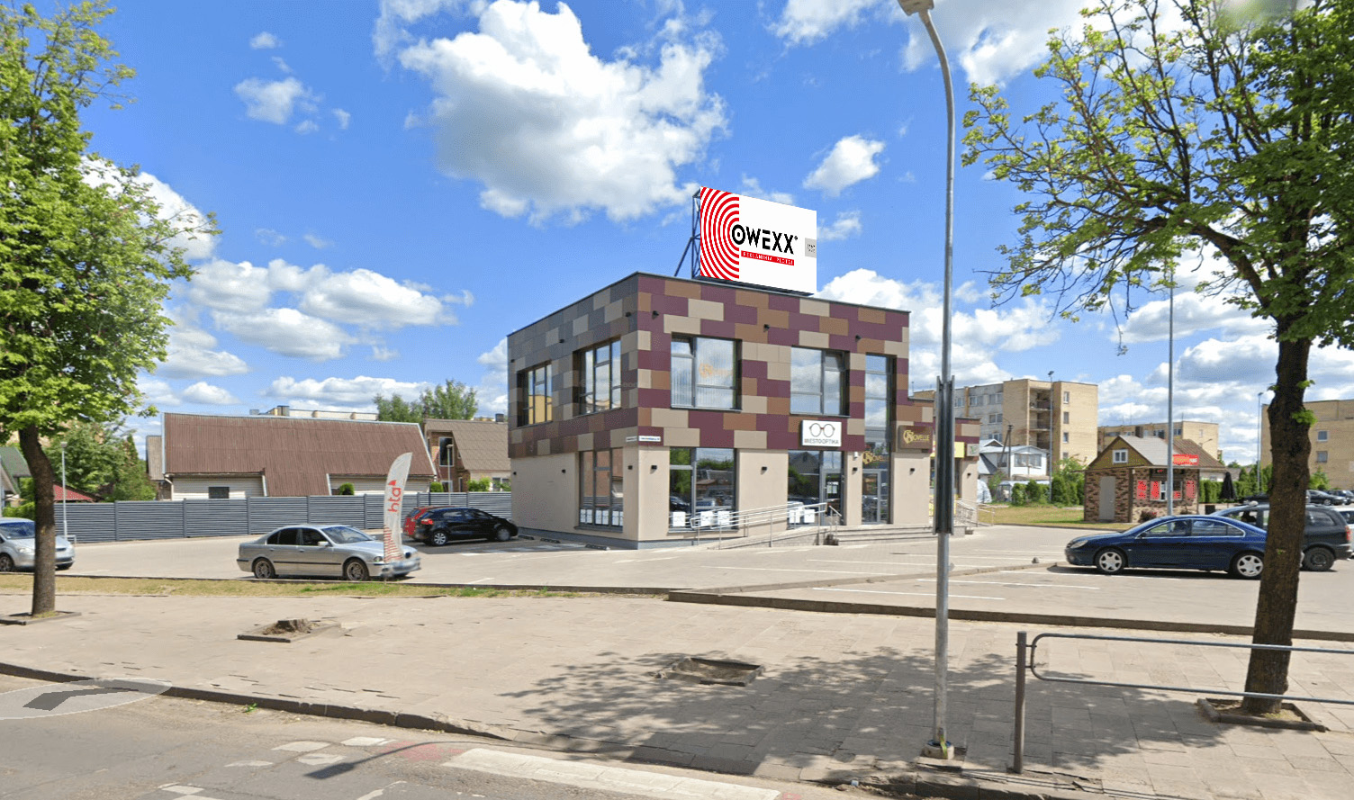 Lauko ekranas „Centras“, Utena